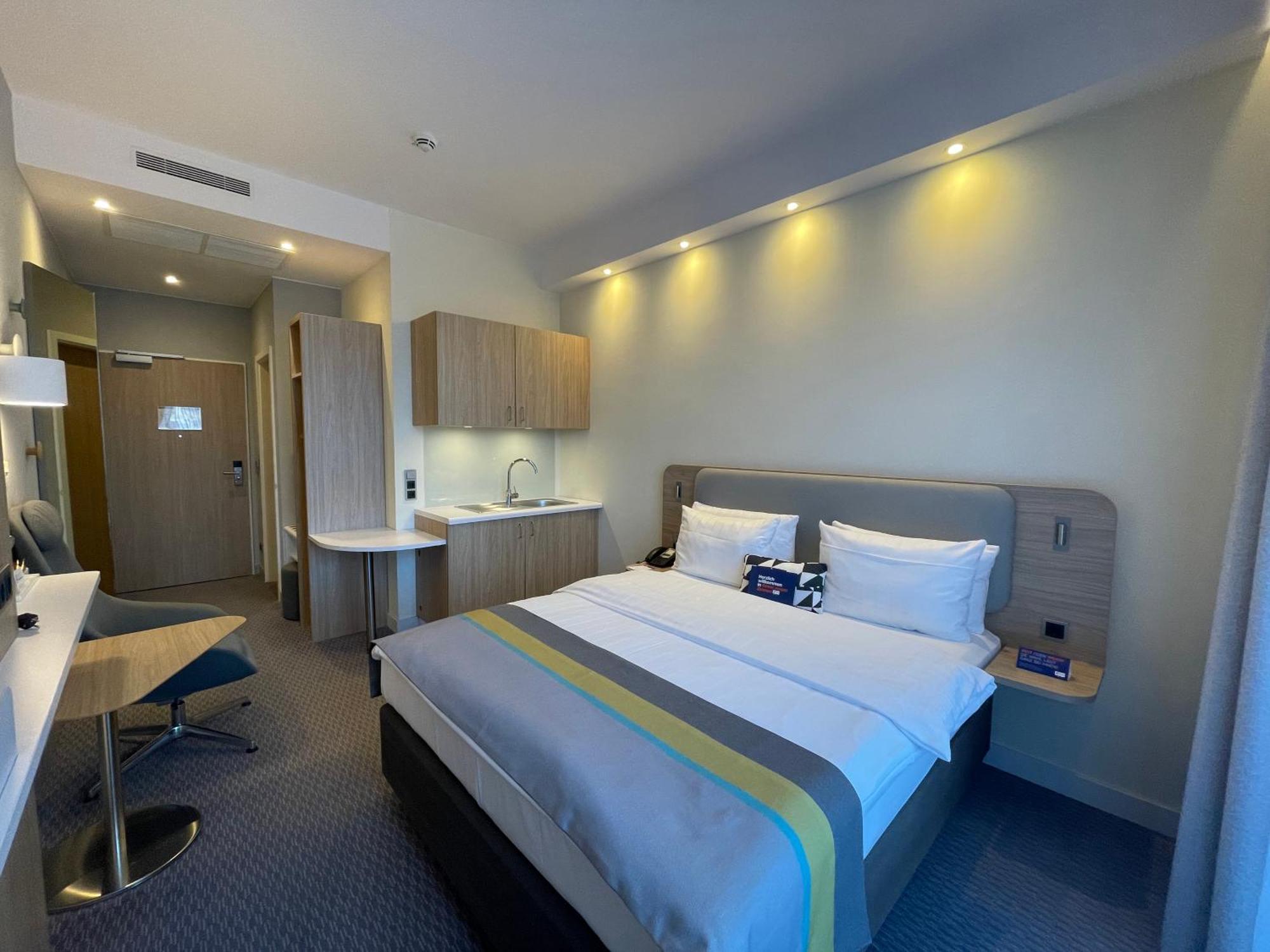 Hotel Express - By Ihg 3*